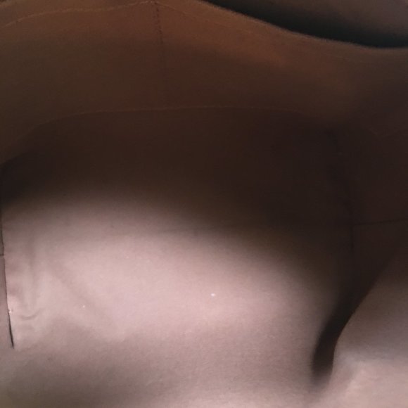 Authentic Louis Vuitton Totally in Monogram - Picture 10 of 12